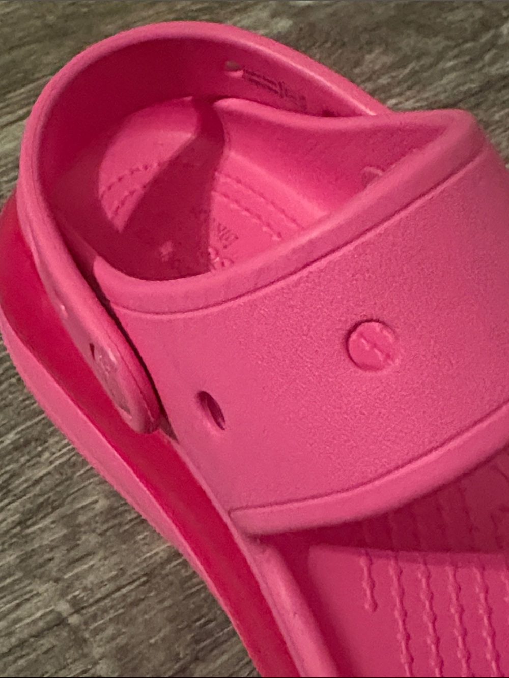 CROCS Mega Crush Women’s Sandals - Juice ~Hot Pink /Red - Picture 4 of 7